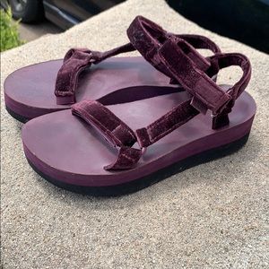 Purple Velvet platform Tevas